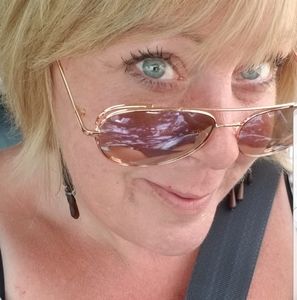 Meet your Posher, Sharlene